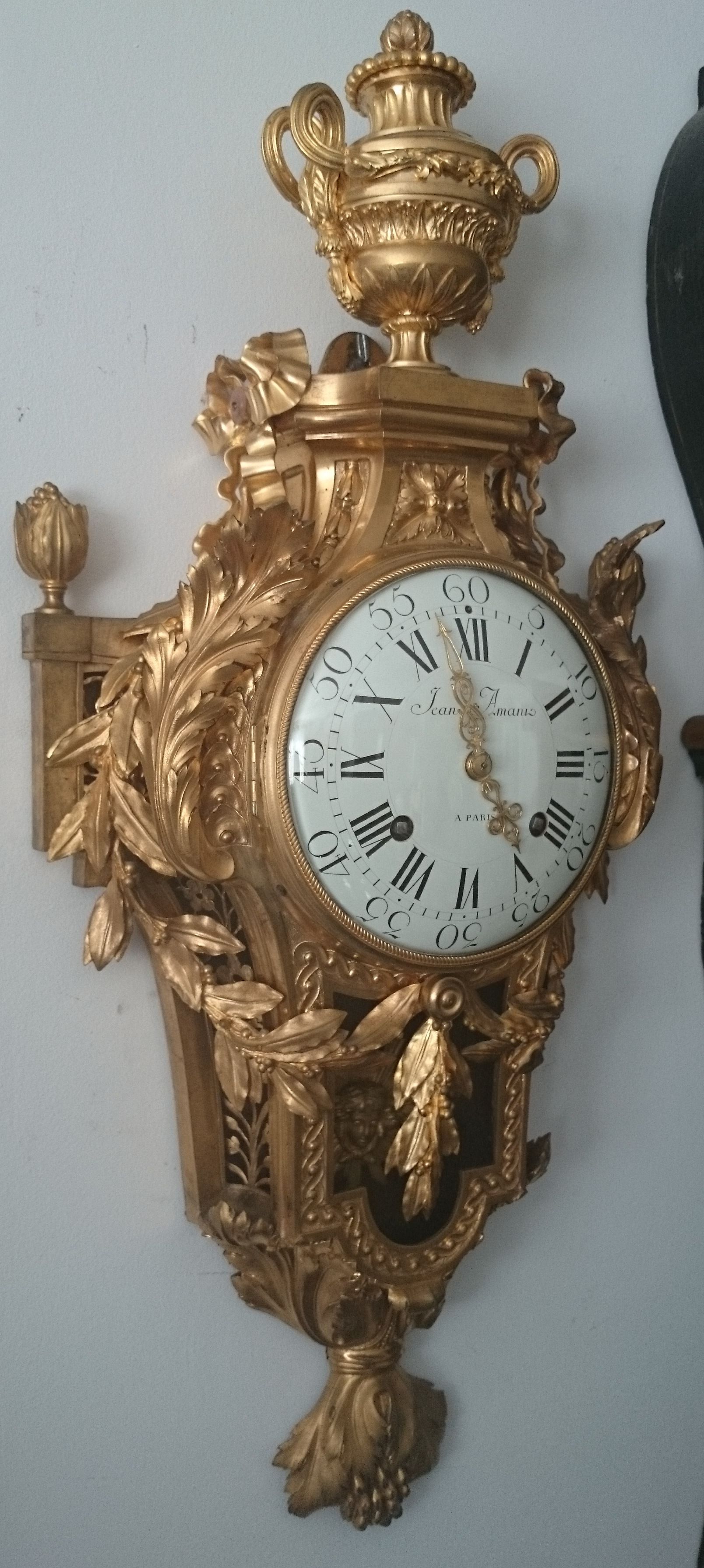 Louis Seize Carteluhr Front